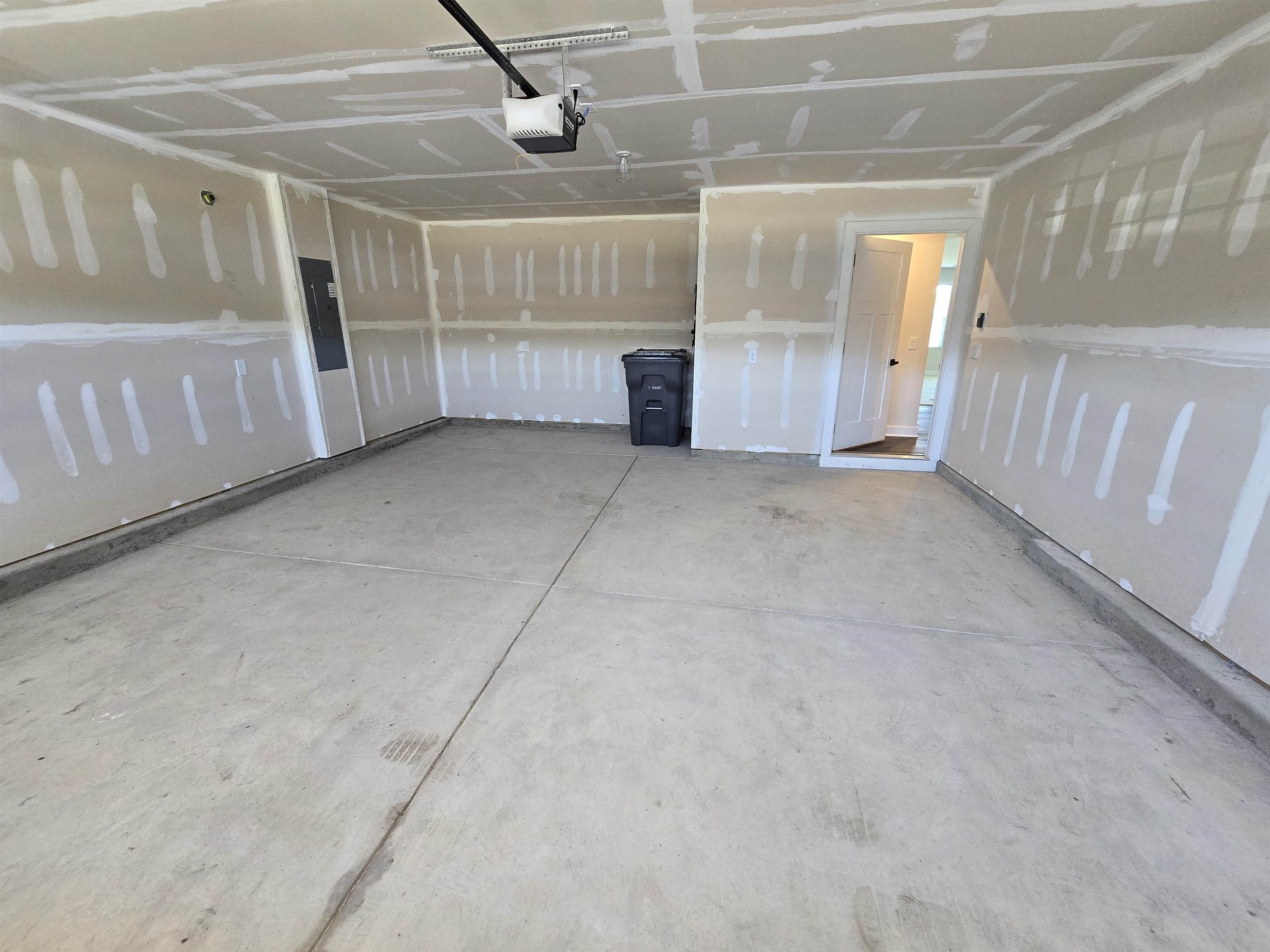 921 Blue Willow Court Property Photo 3