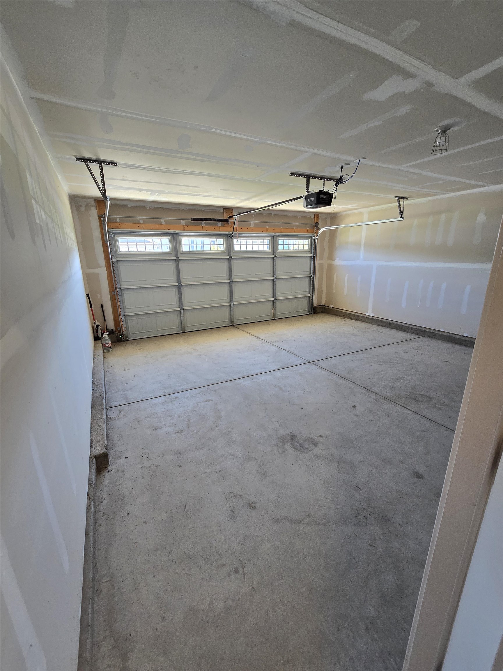 921 Blue Willow Court Property Photo 4