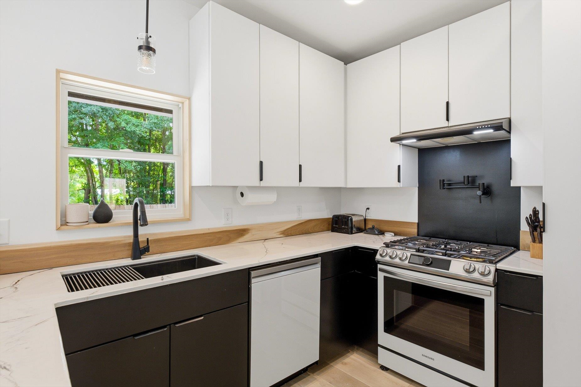136 Downey Road Property Photo 15