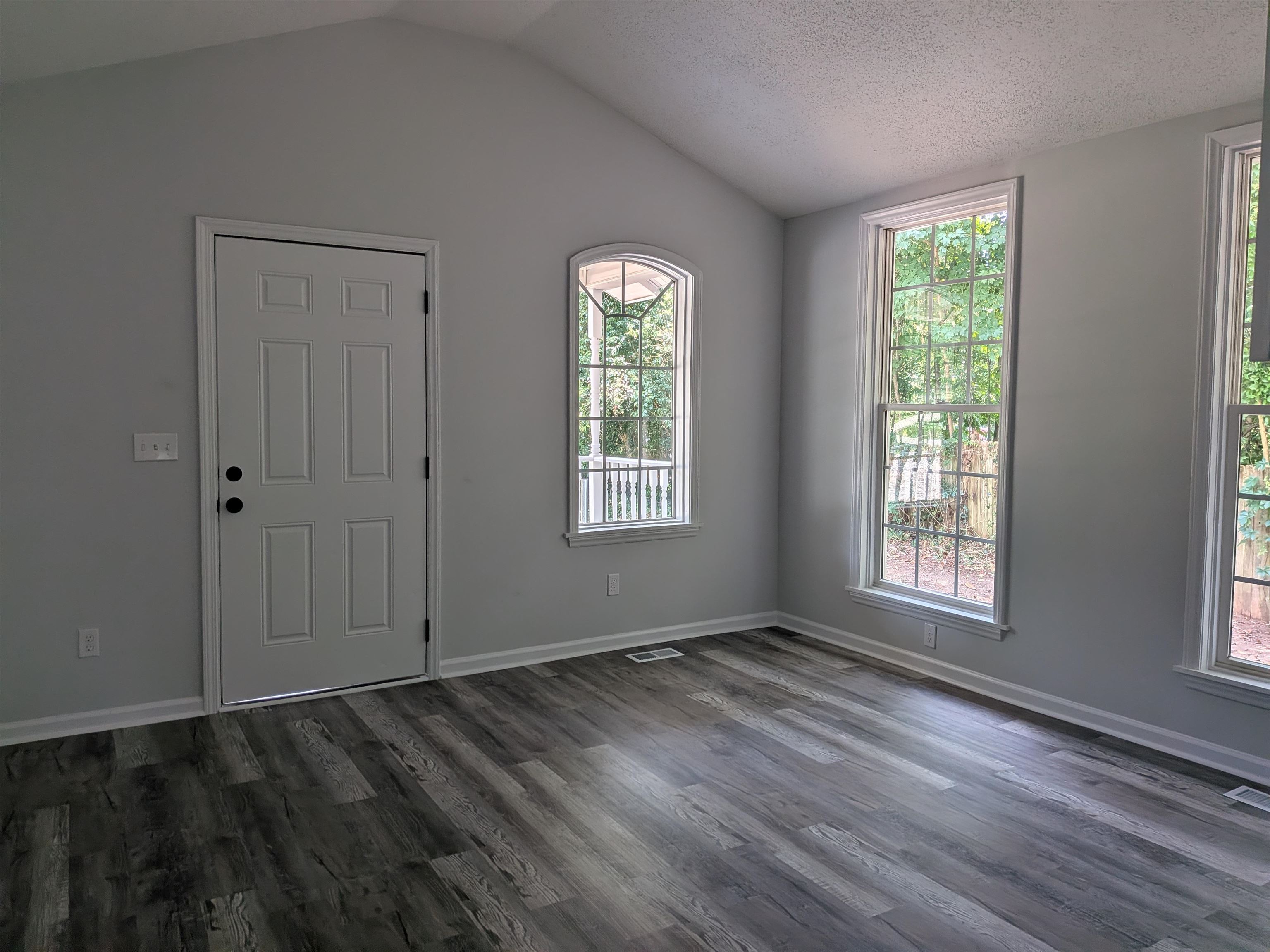 152 Mapletree Lane Property Photo 14