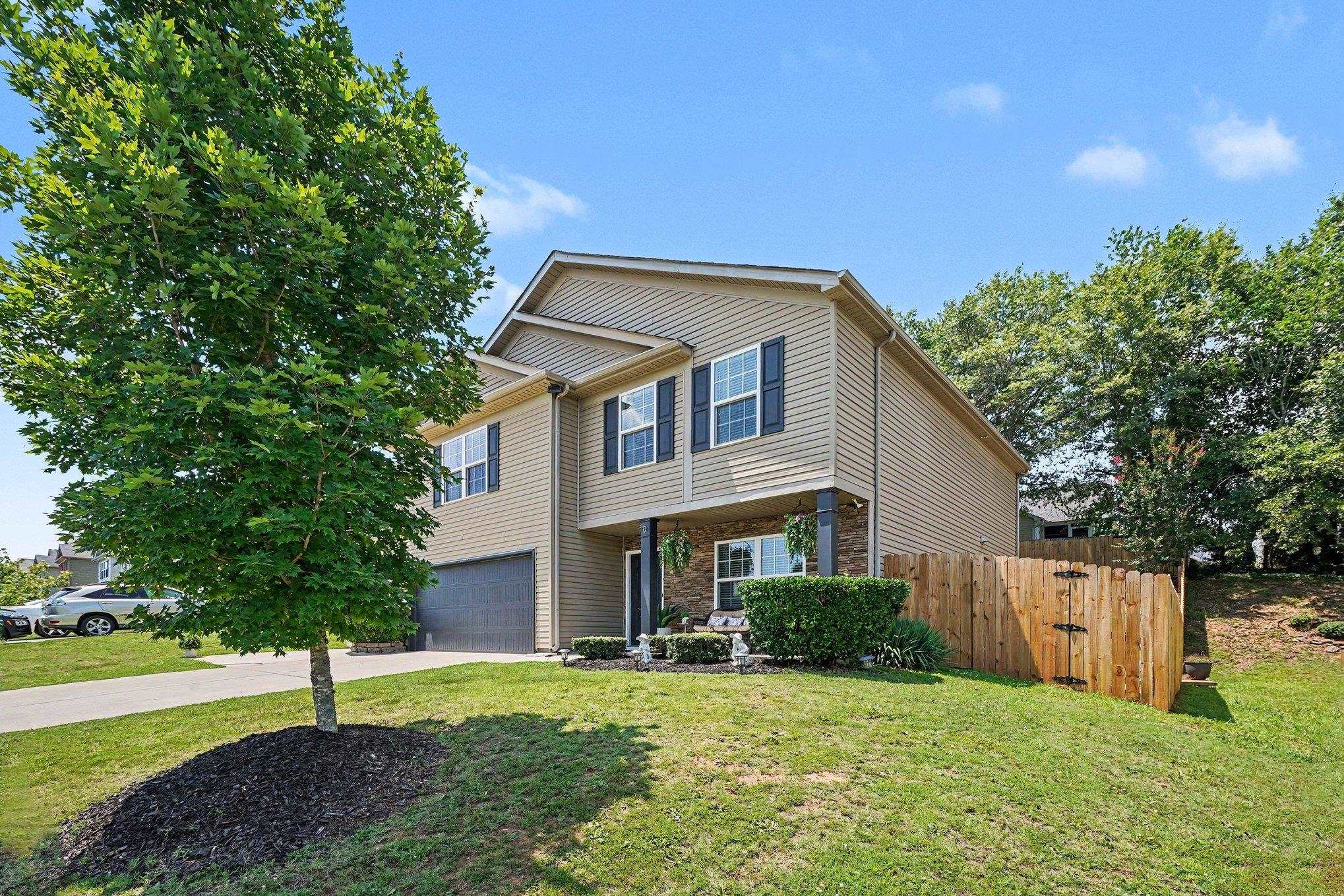 707 Markham Circle Property Photo 4