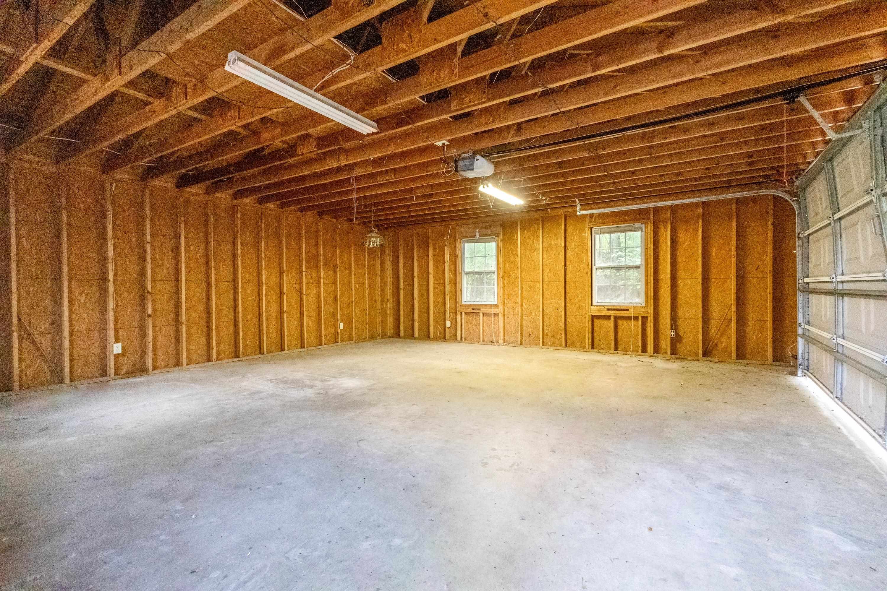 500 W Rutherford Street Property Photo 5