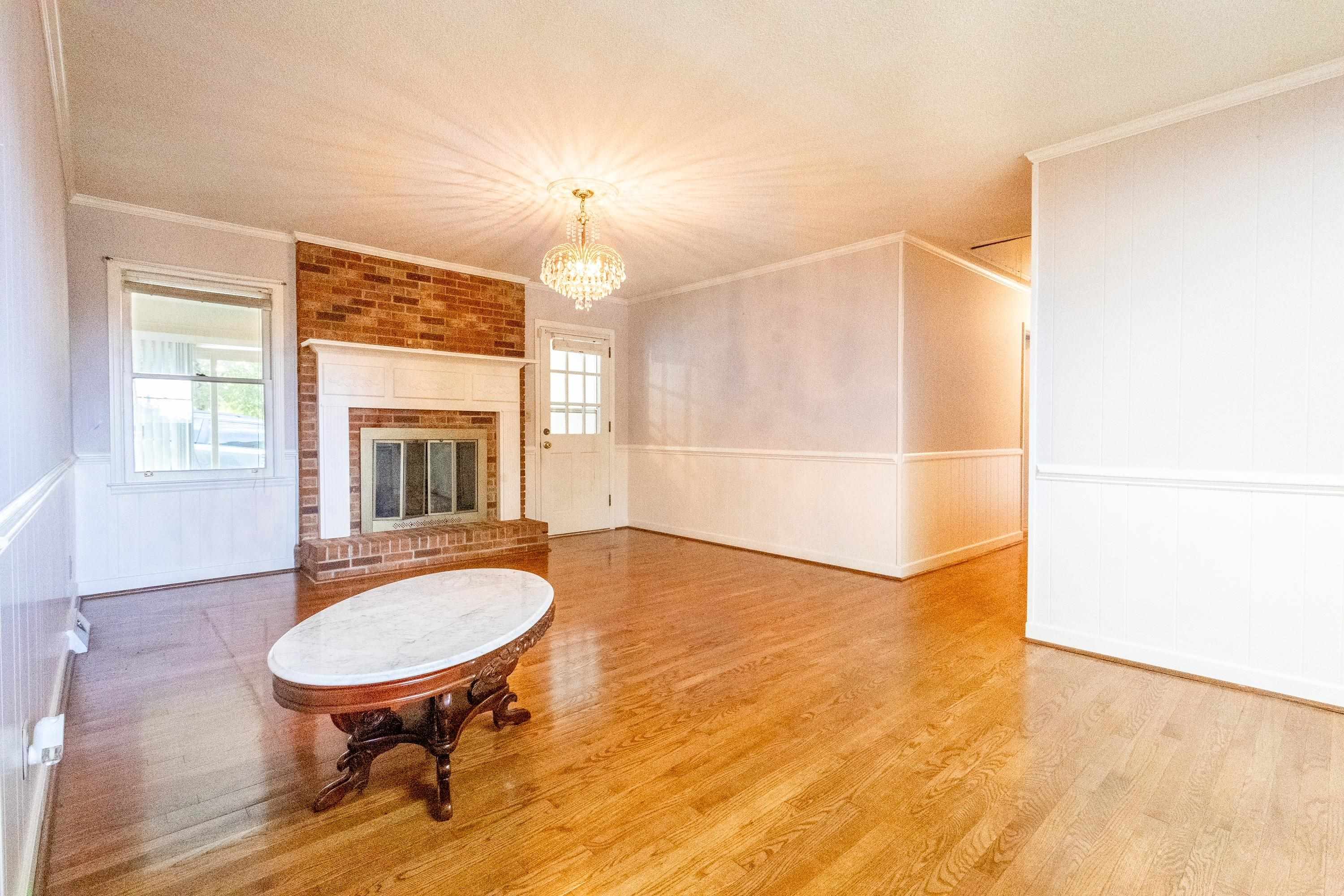500 W Rutherford Street Property Photo 7