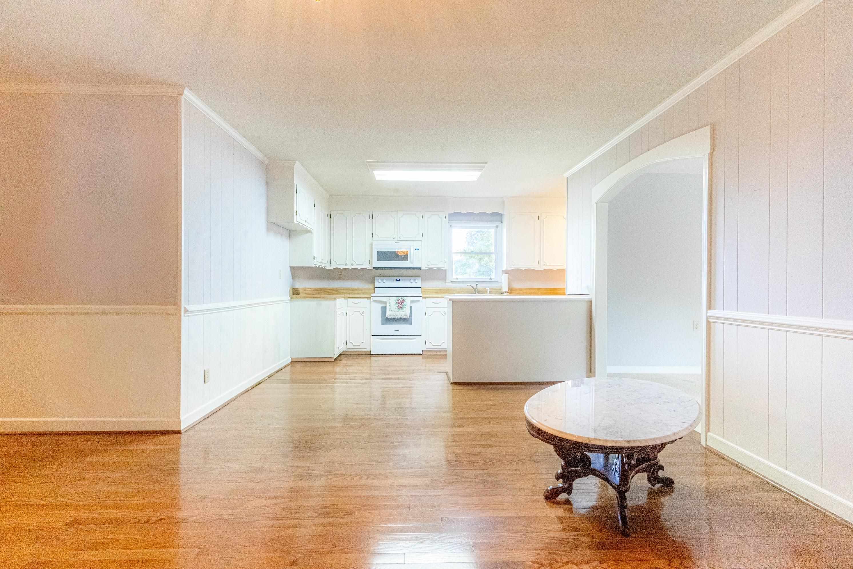 500 W Rutherford Street Property Photo 8