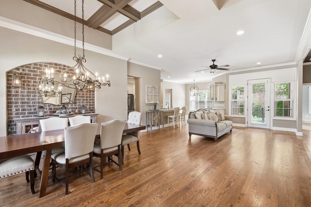 350 Laguna Lane Property Photo 12