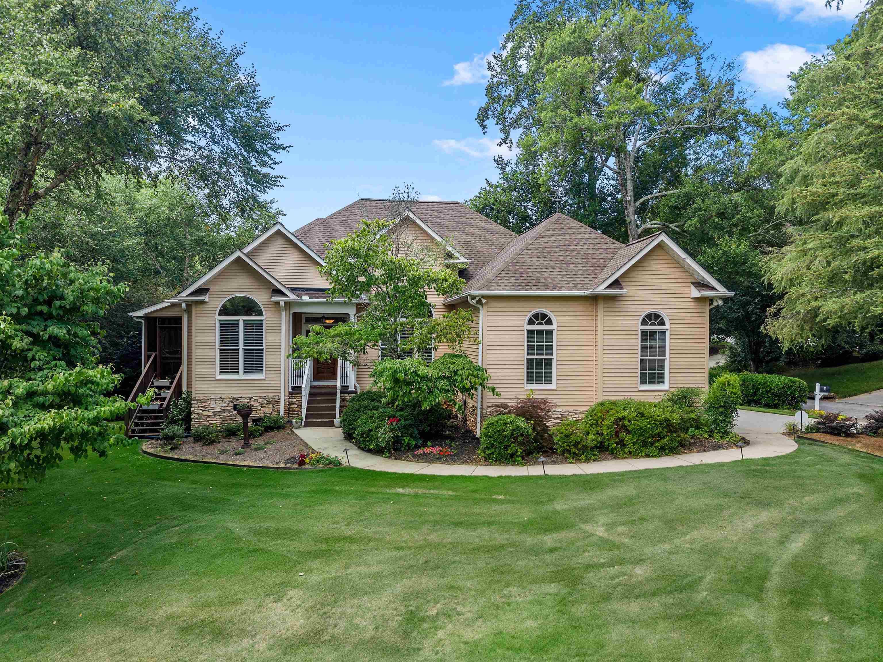 1 Fox Ridge Way Property Photo 1