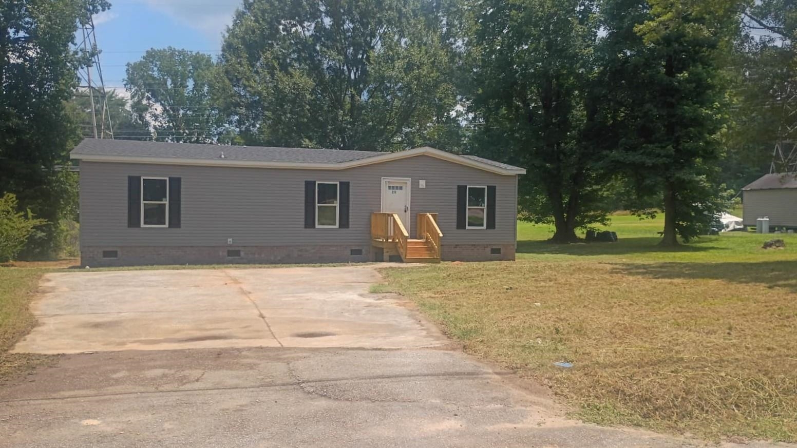 211 Woodland Circle Property Photo 7