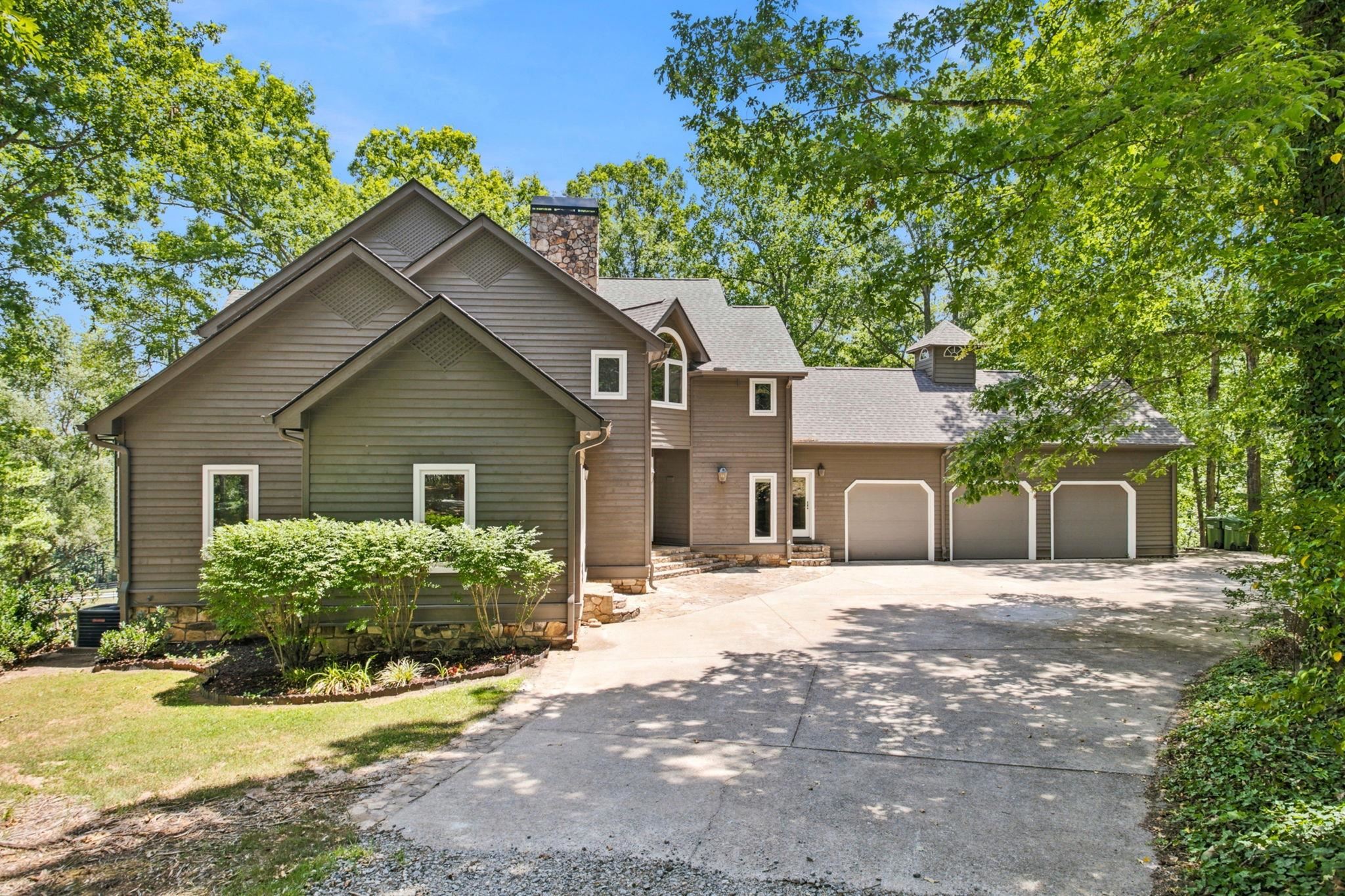 233 Stable Gate Drive Property Photo 3
