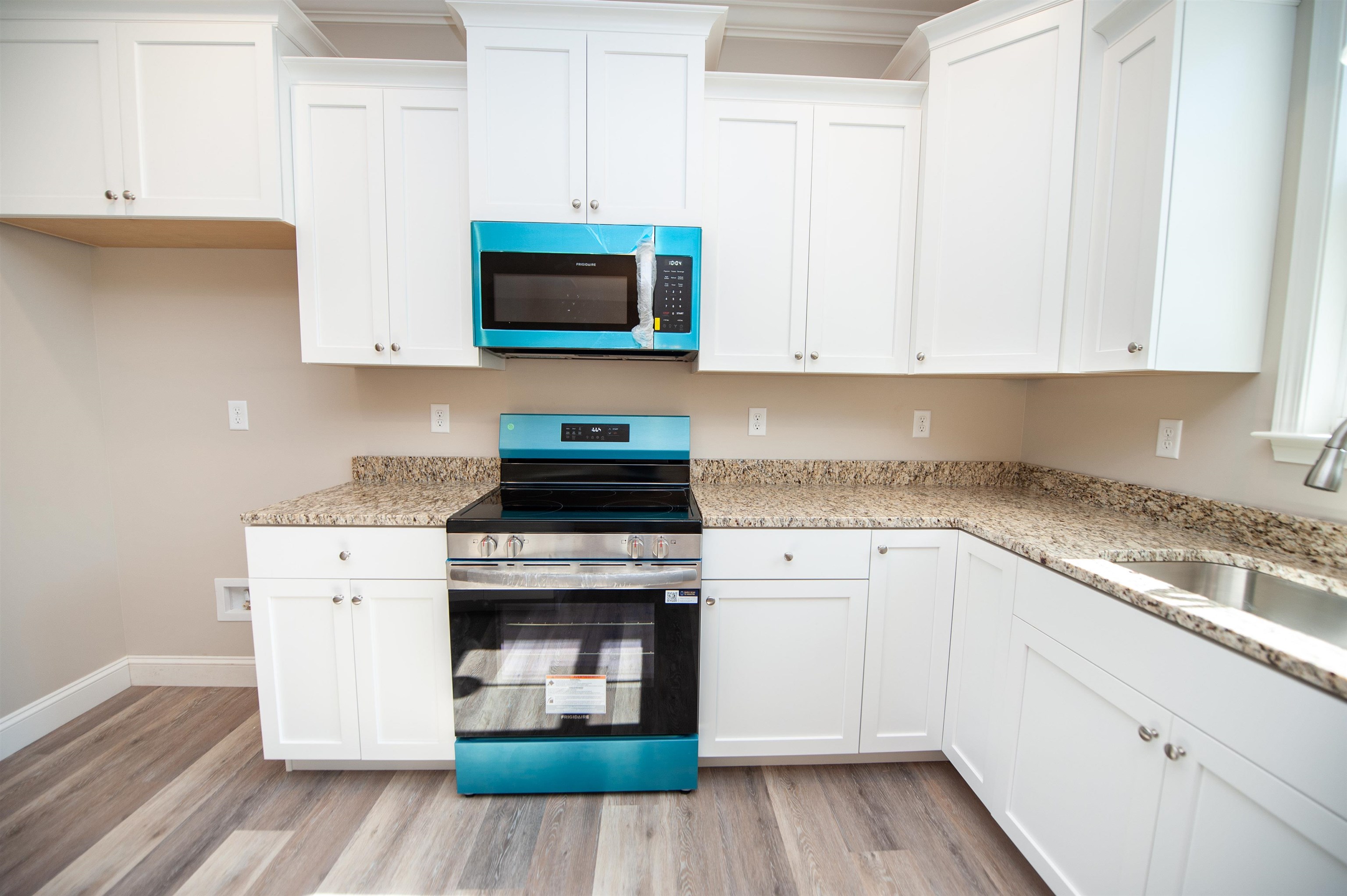 220 Water Mill Road Property Photo 6