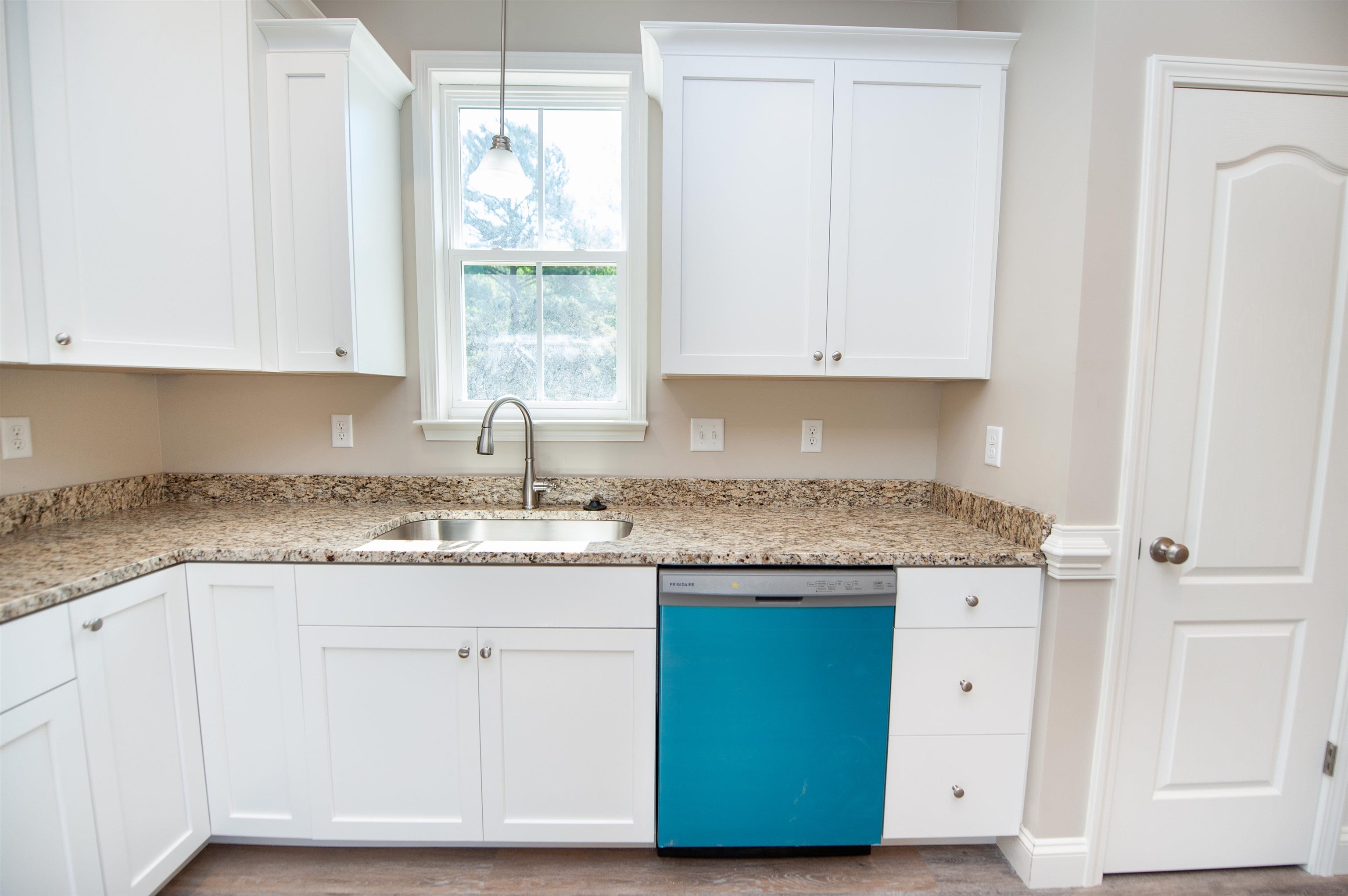 220 Water Mill Road Property Photo 7