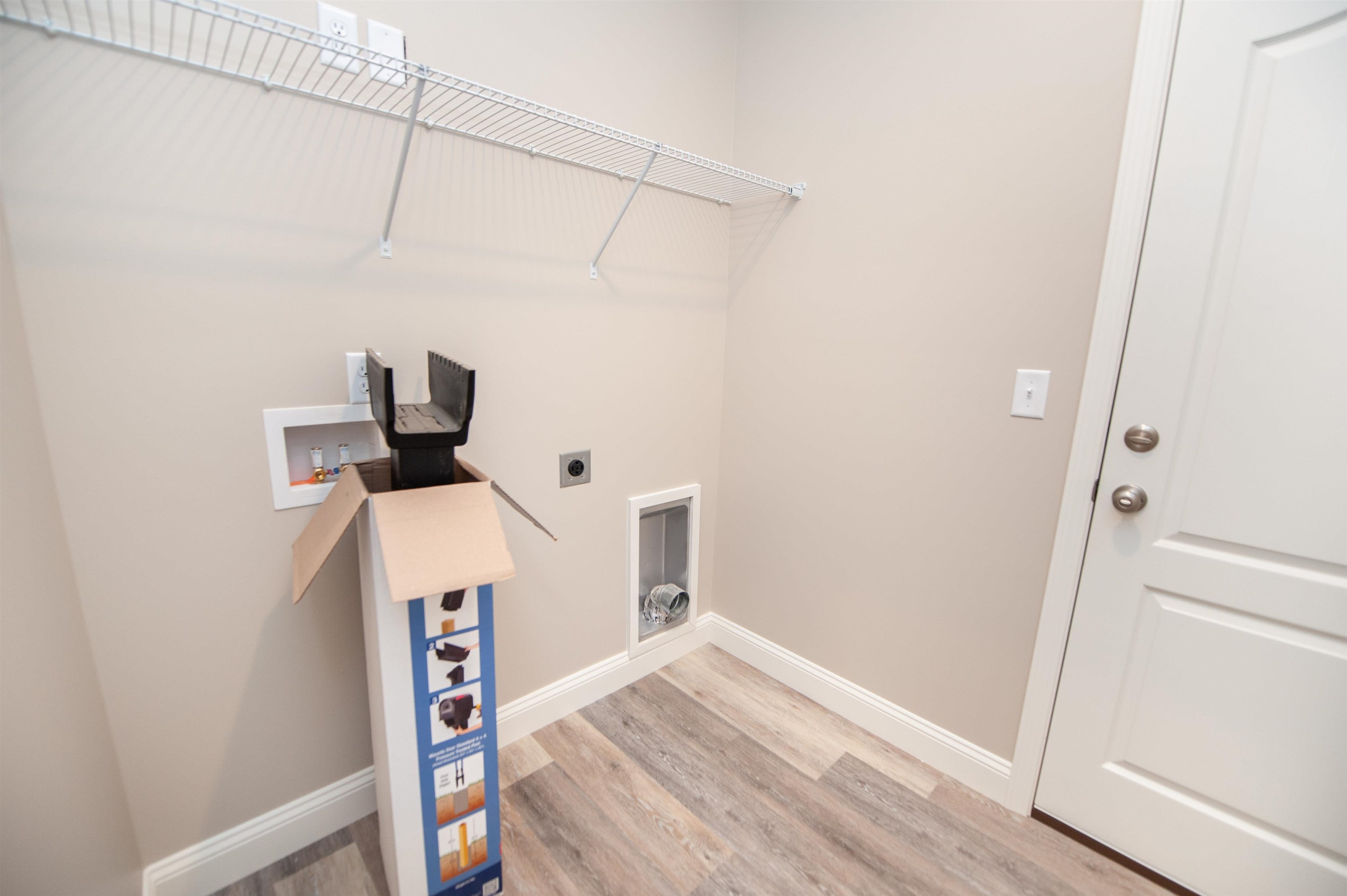 220 Water Mill Road Property Photo 13