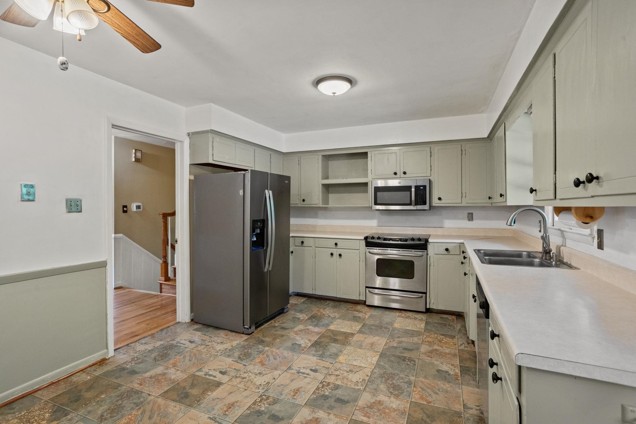 295 Fairlane Drive Property Photo 8