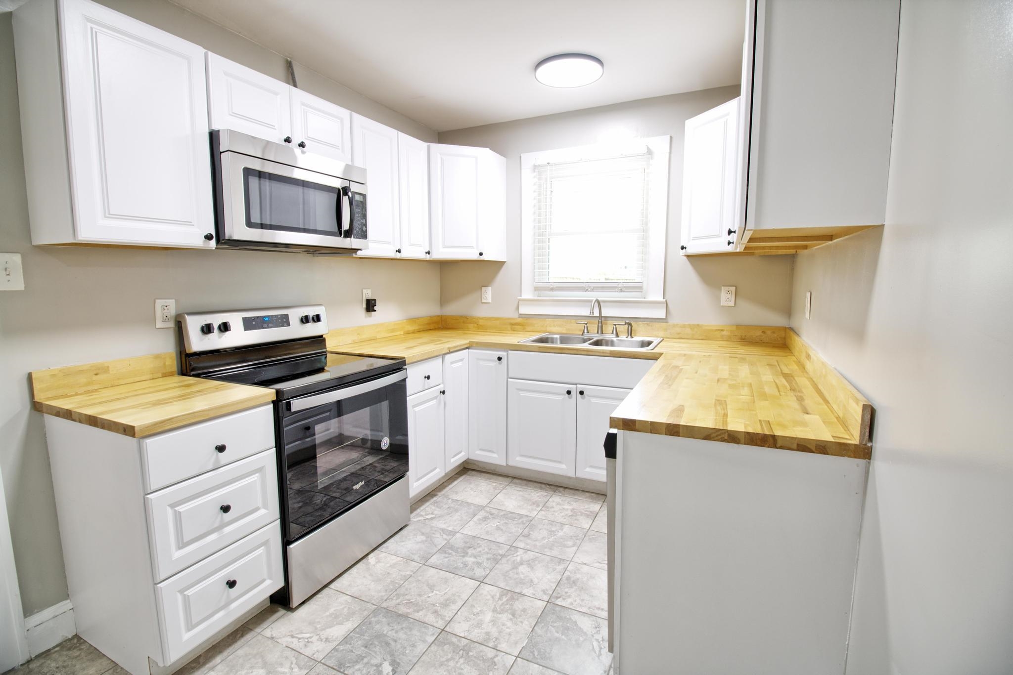 311 Marion Avenue Property Photo 10