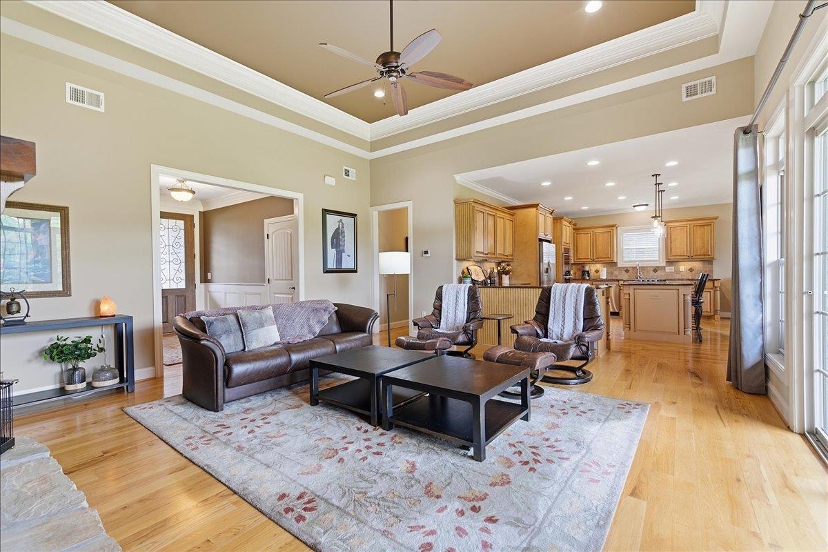 310 S Woodfin Ridge Drive Property Photo 8