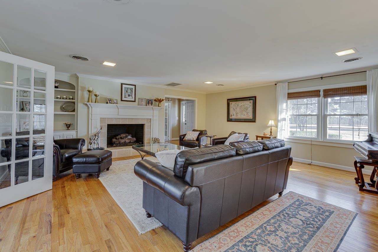 136 Club Drive Property Photo 9