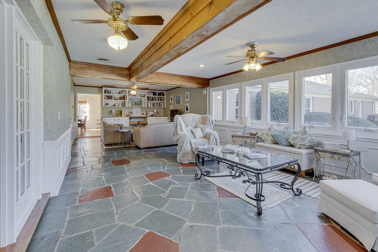 136 Club Drive Property Photo 10