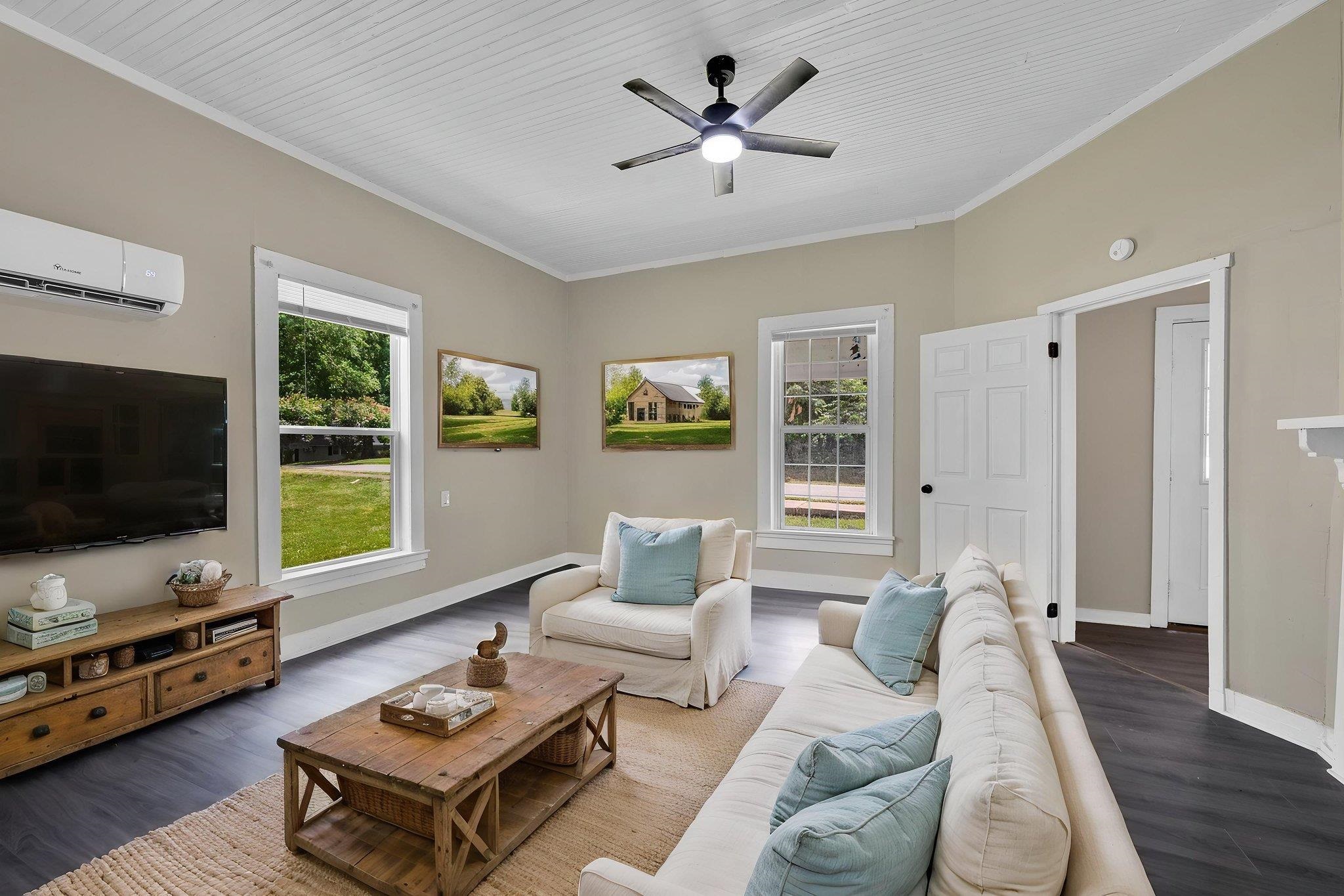 201 Hammett Street Property Photo 3