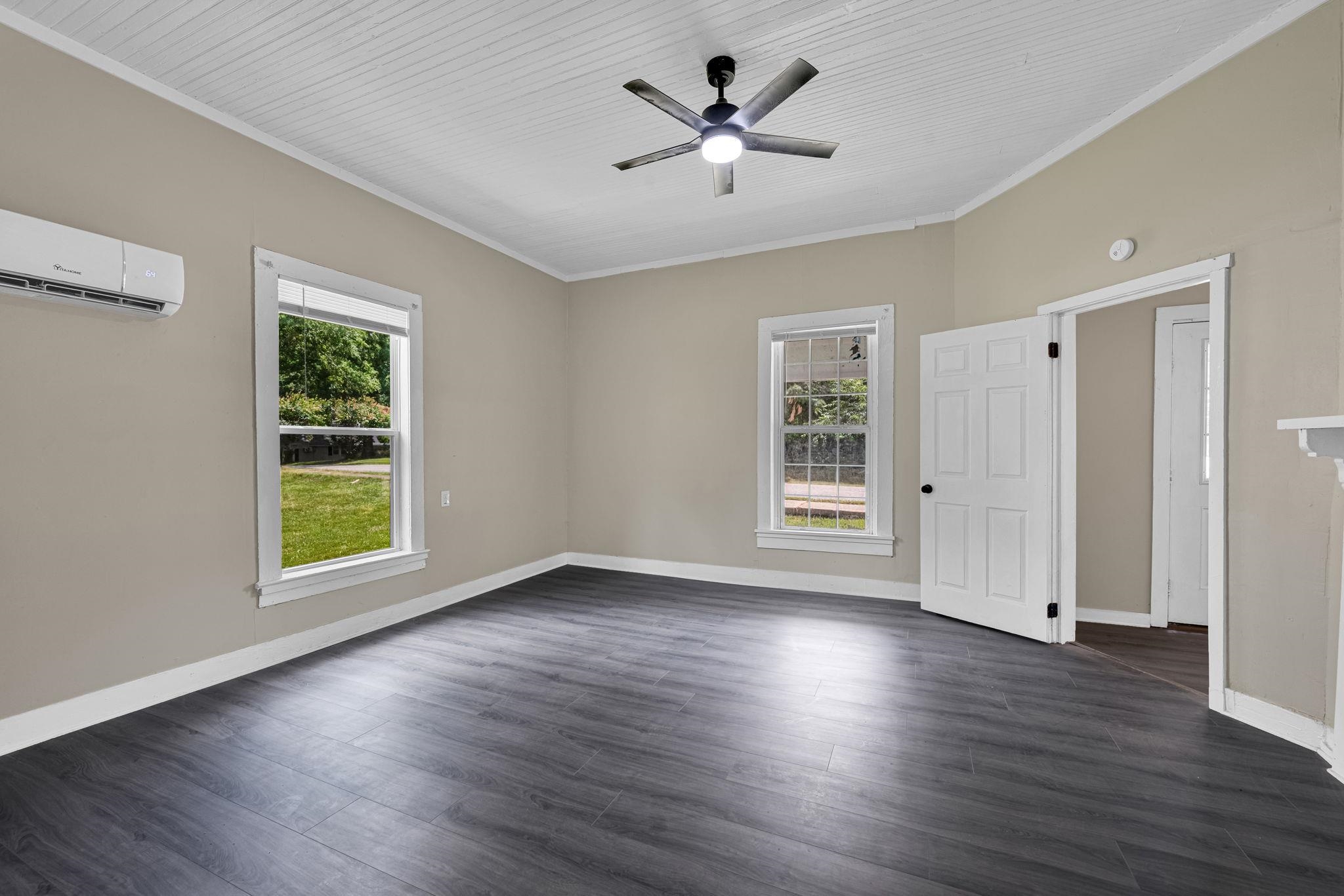 201 Hammett Street Property Photo 4