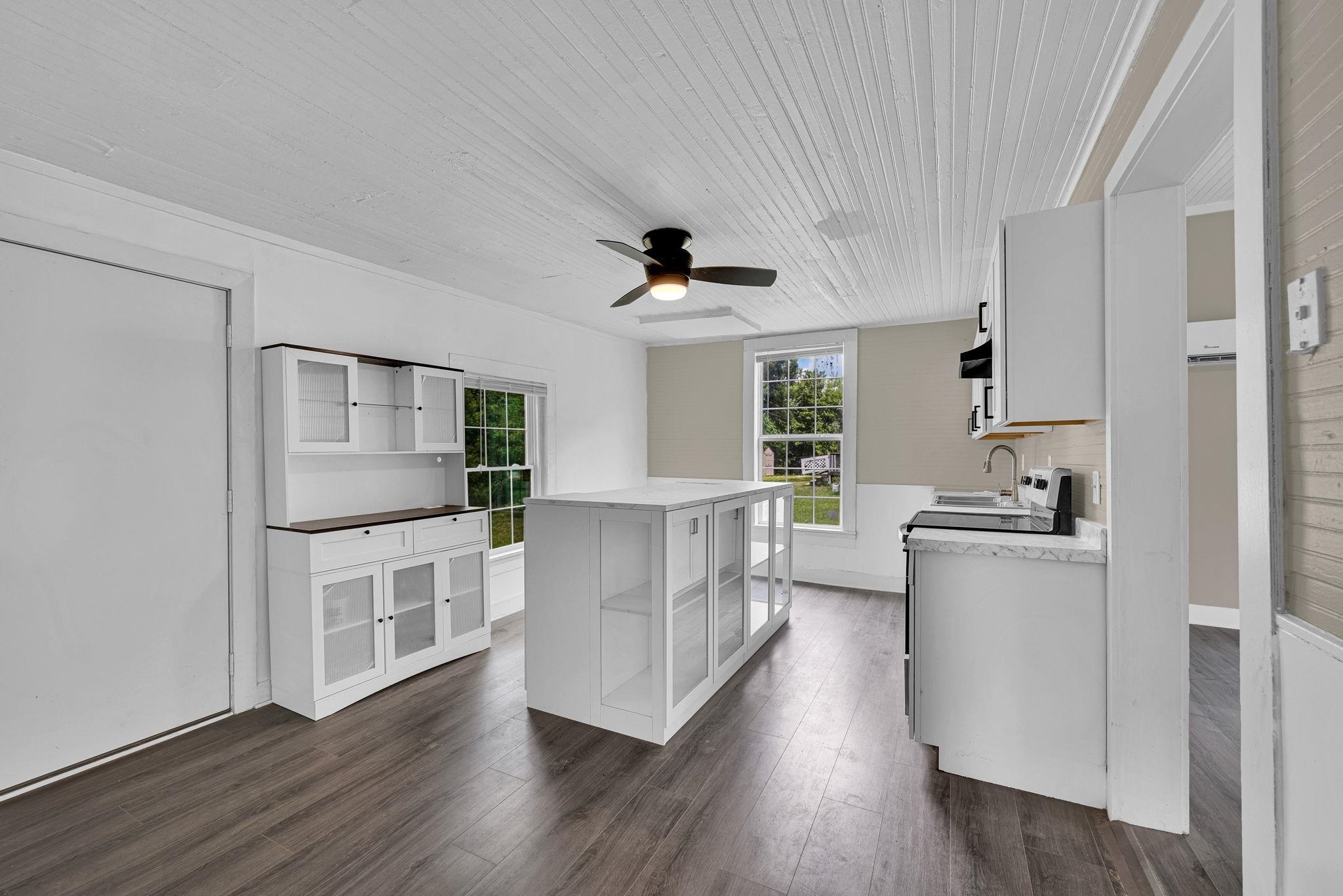 201 Hammett Street Property Photo 6
