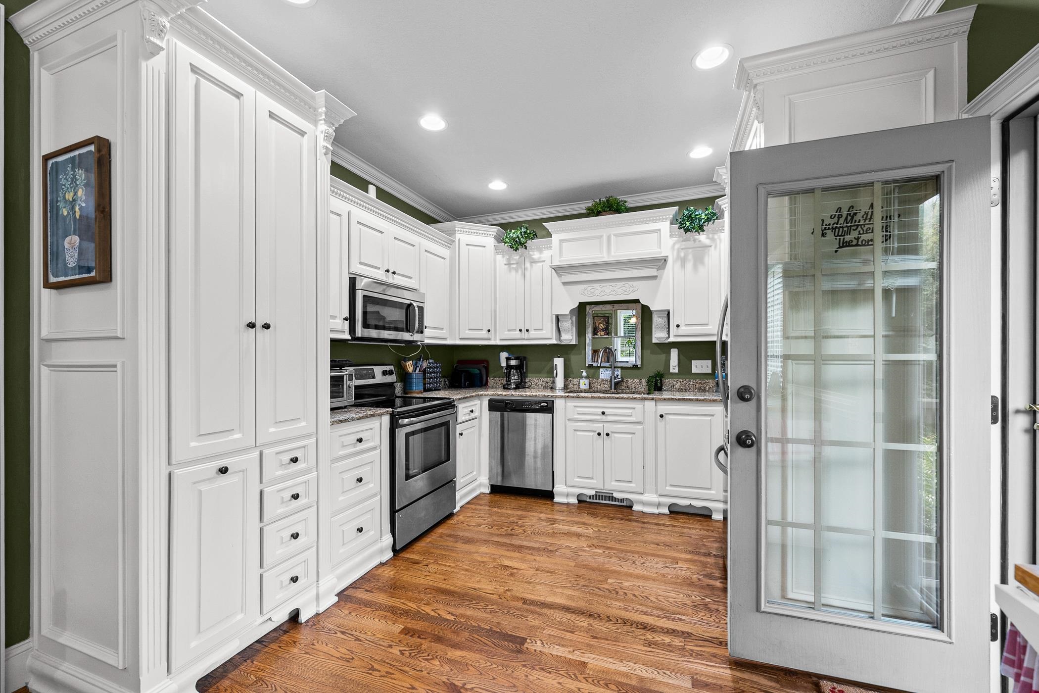 437 Ambiance Court Property Photo 8