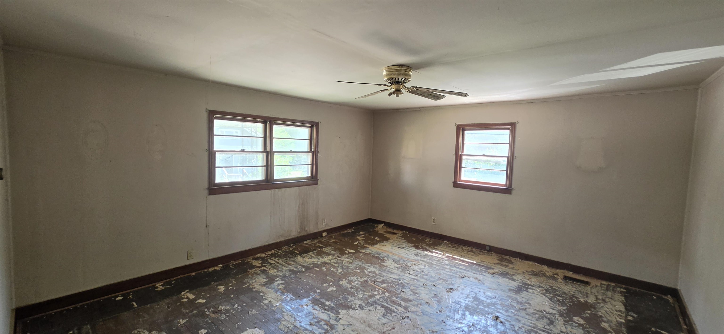 378 College Street Property Photo 2