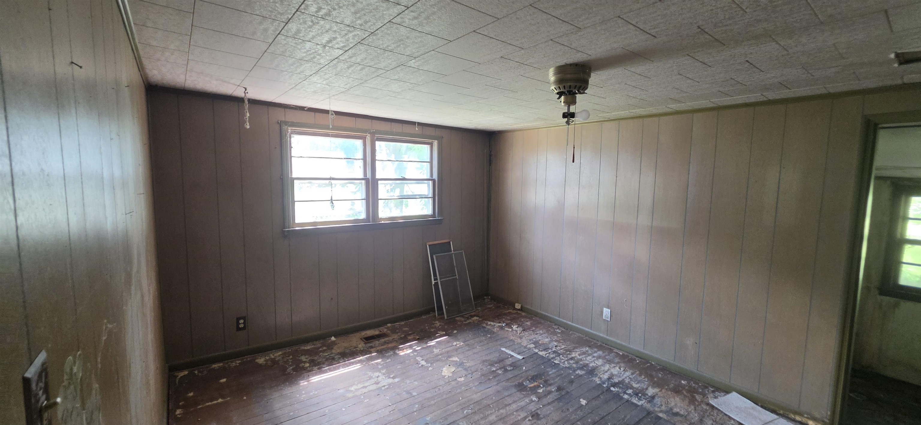 378 College Street Property Photo 3