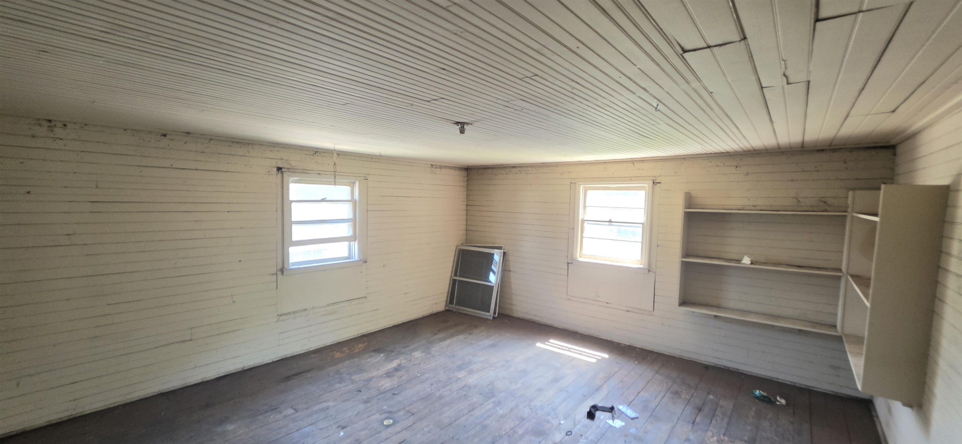 378 College Street Property Photo 5