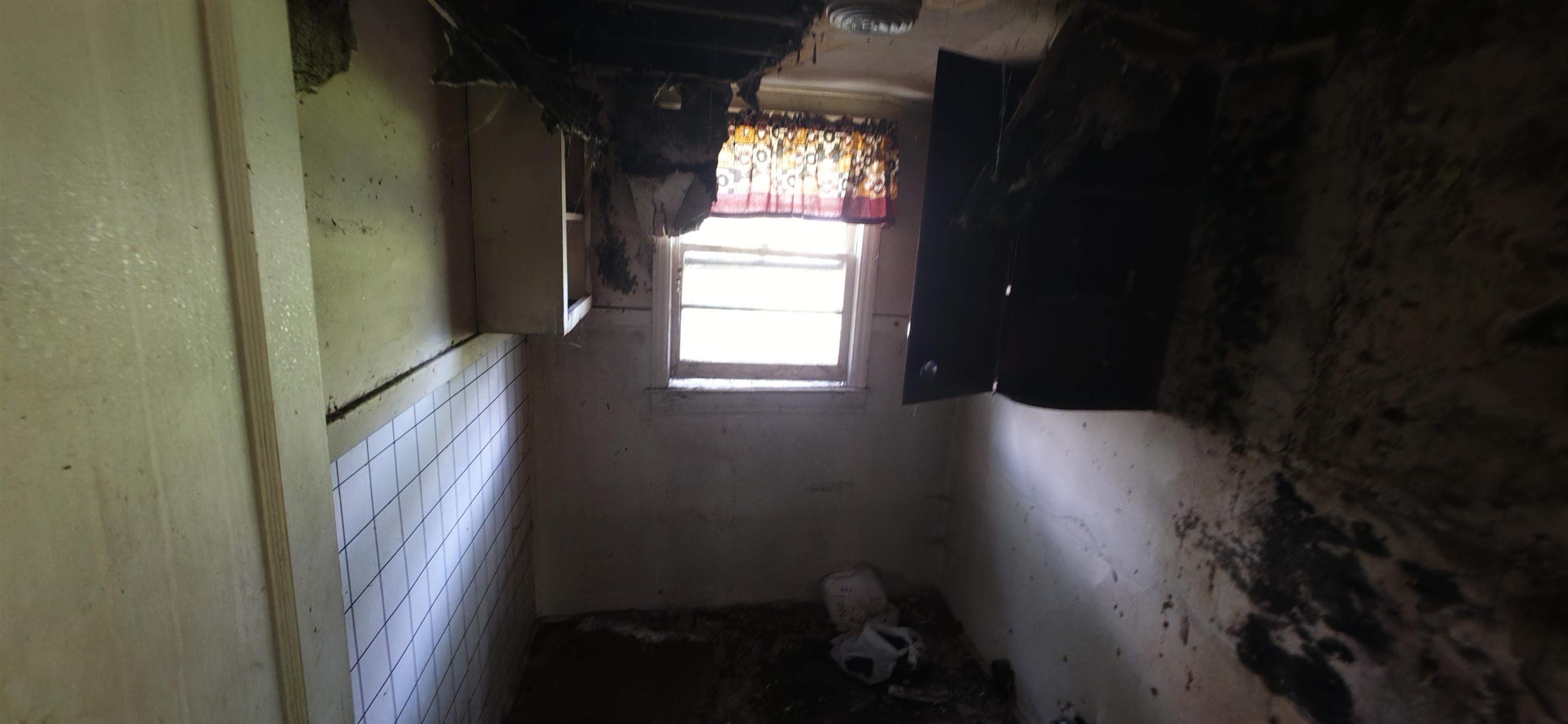 378 College Street Property Photo 8