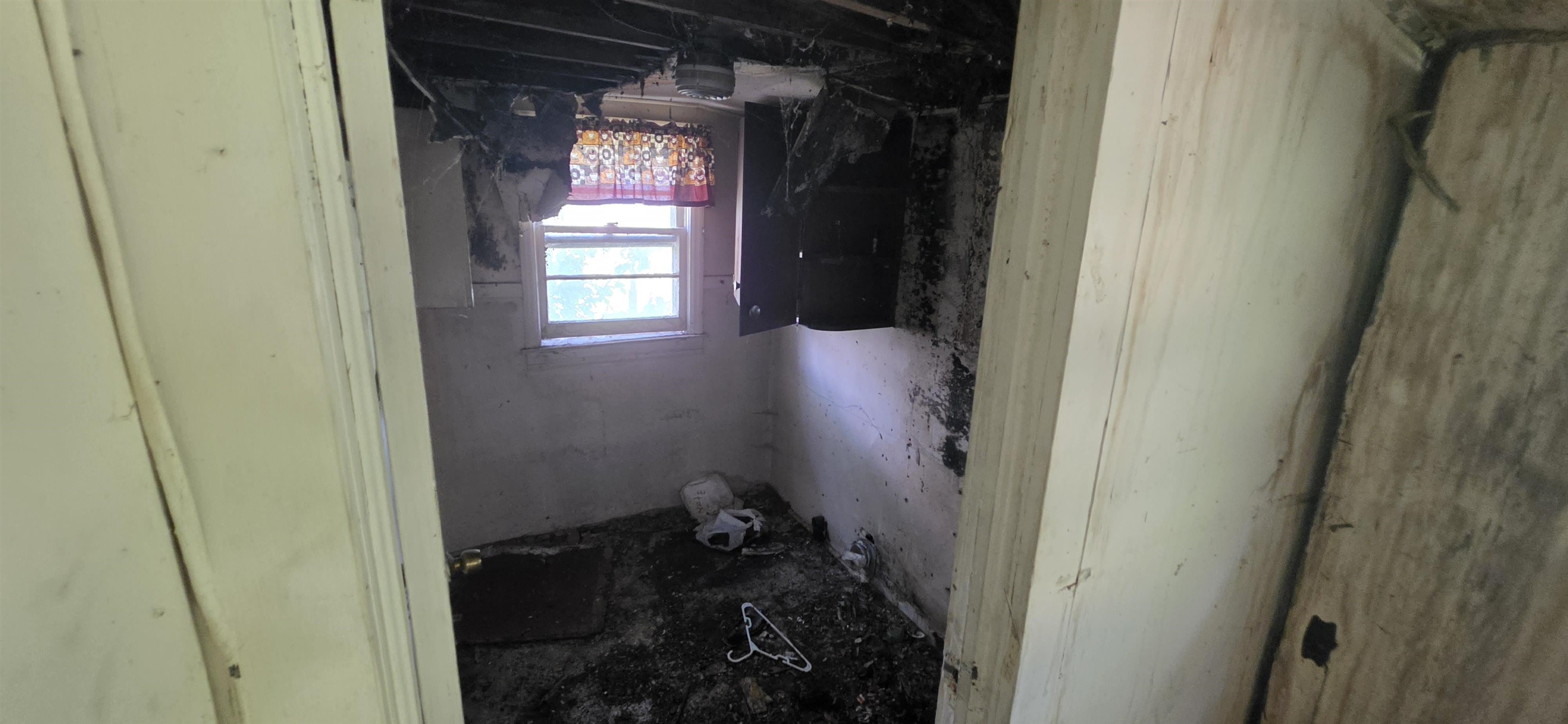 378 College Street Property Photo 9