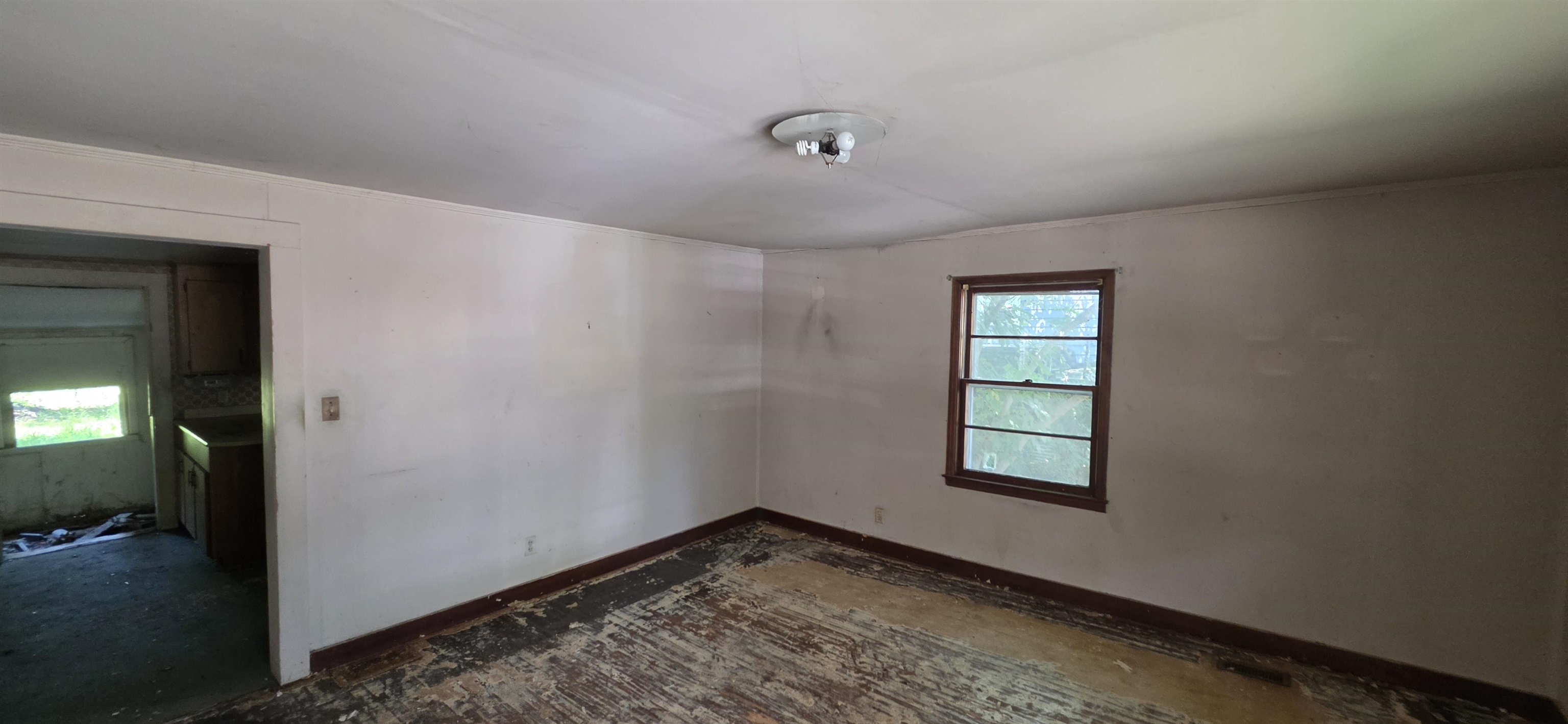 378 College Street Property Photo 10