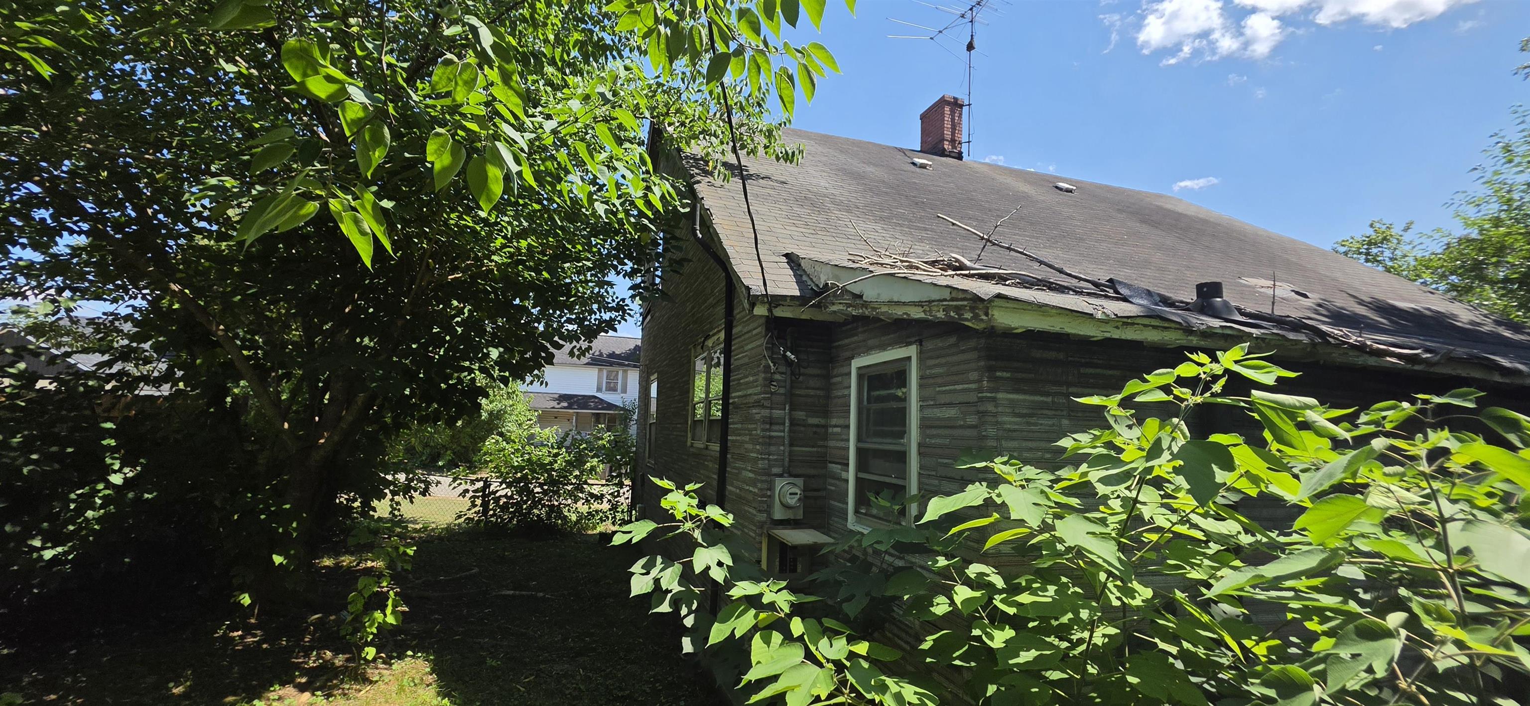 378 College Street Property Photo 11