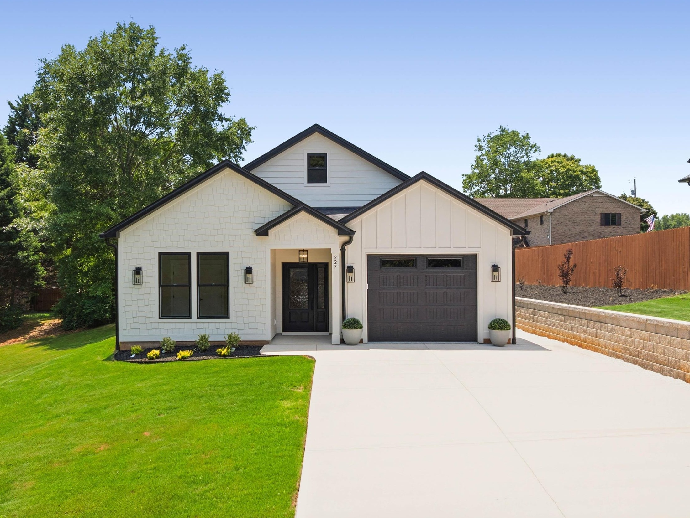 227 Holmes Drive Property Photo 1