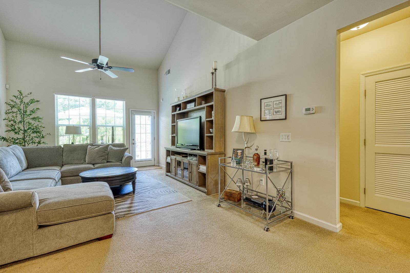 126 W Stableford Drive Property Photo 3
