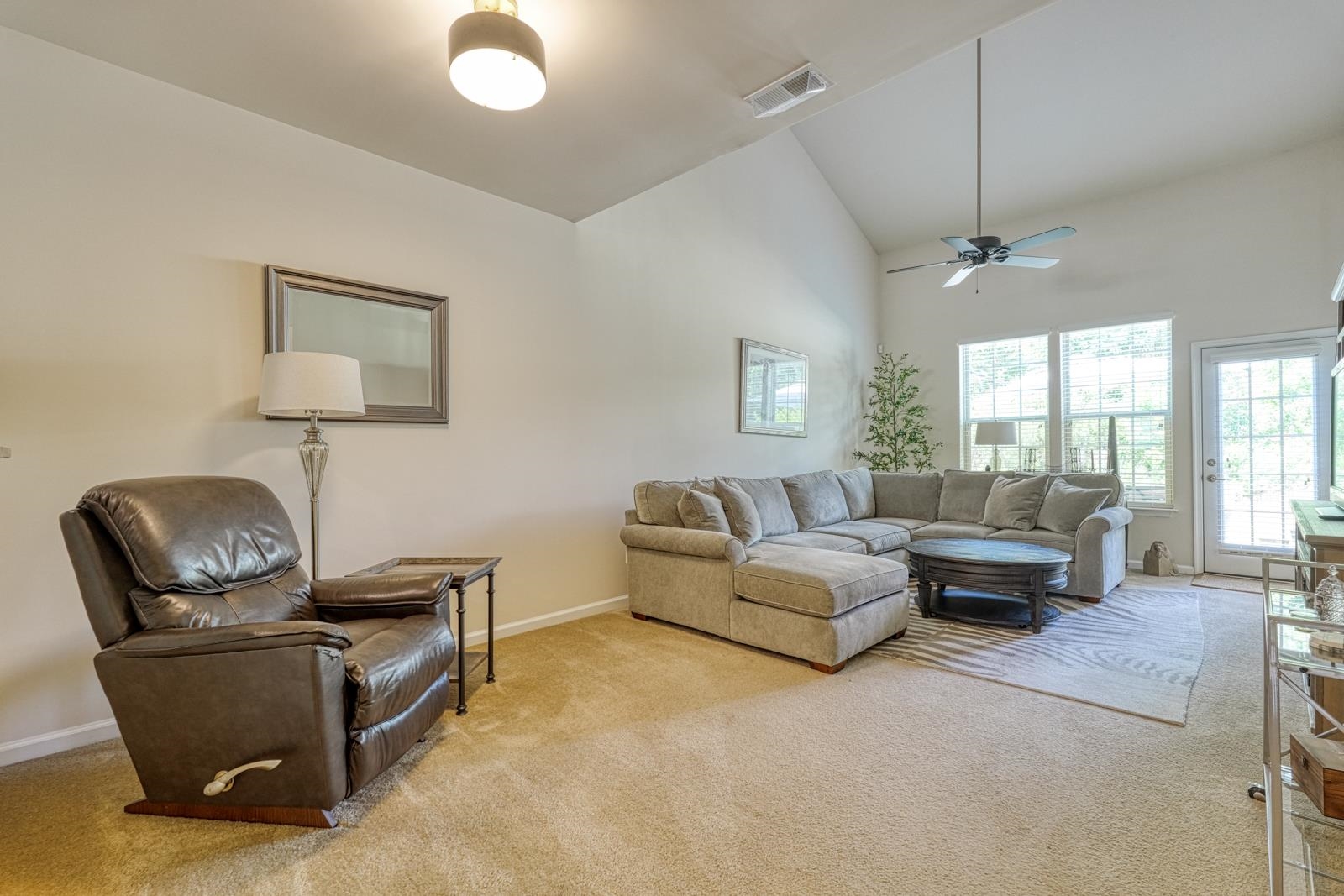 126 W Stableford Drive Property Photo 4