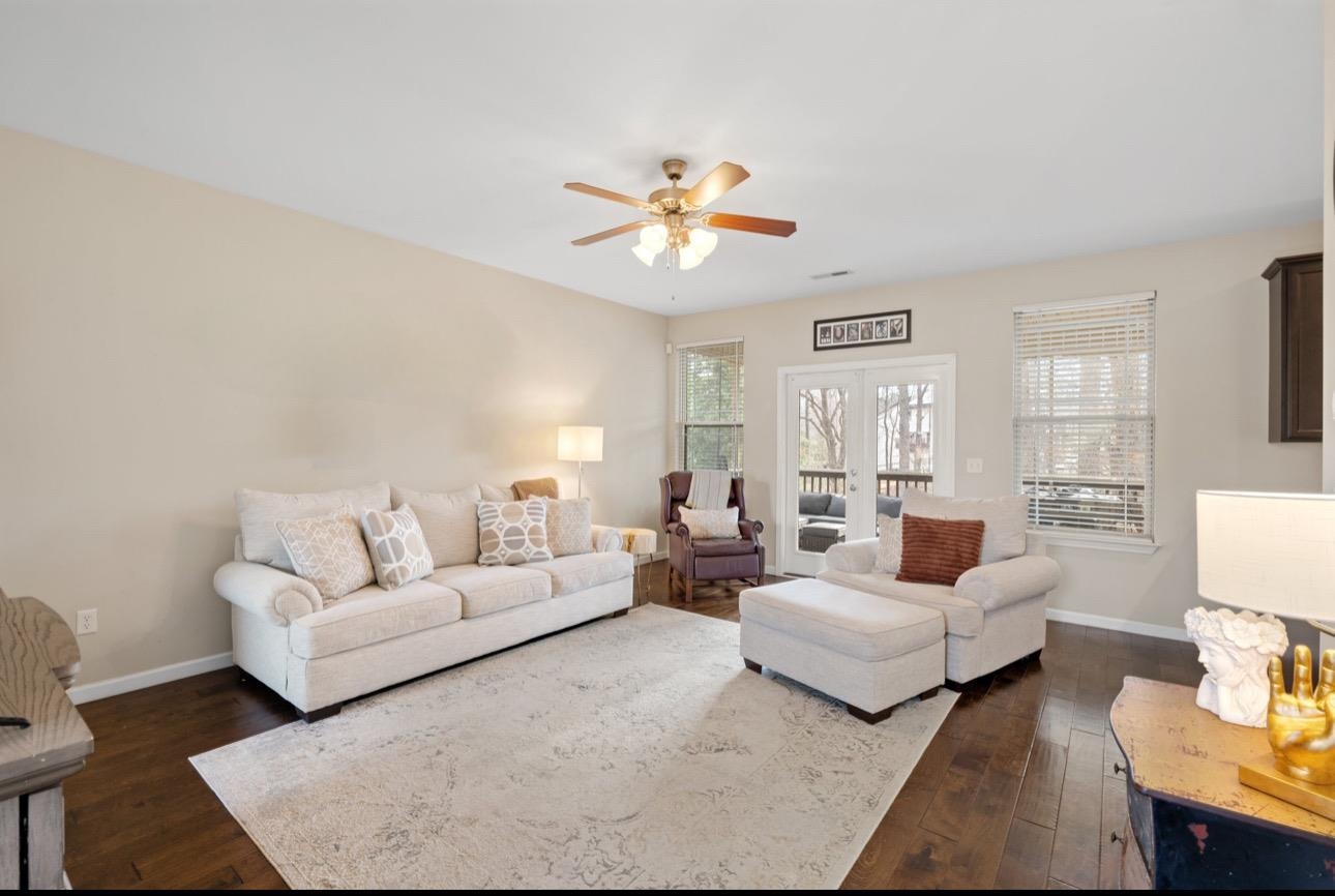 212 Dayside Court Property Photo 14