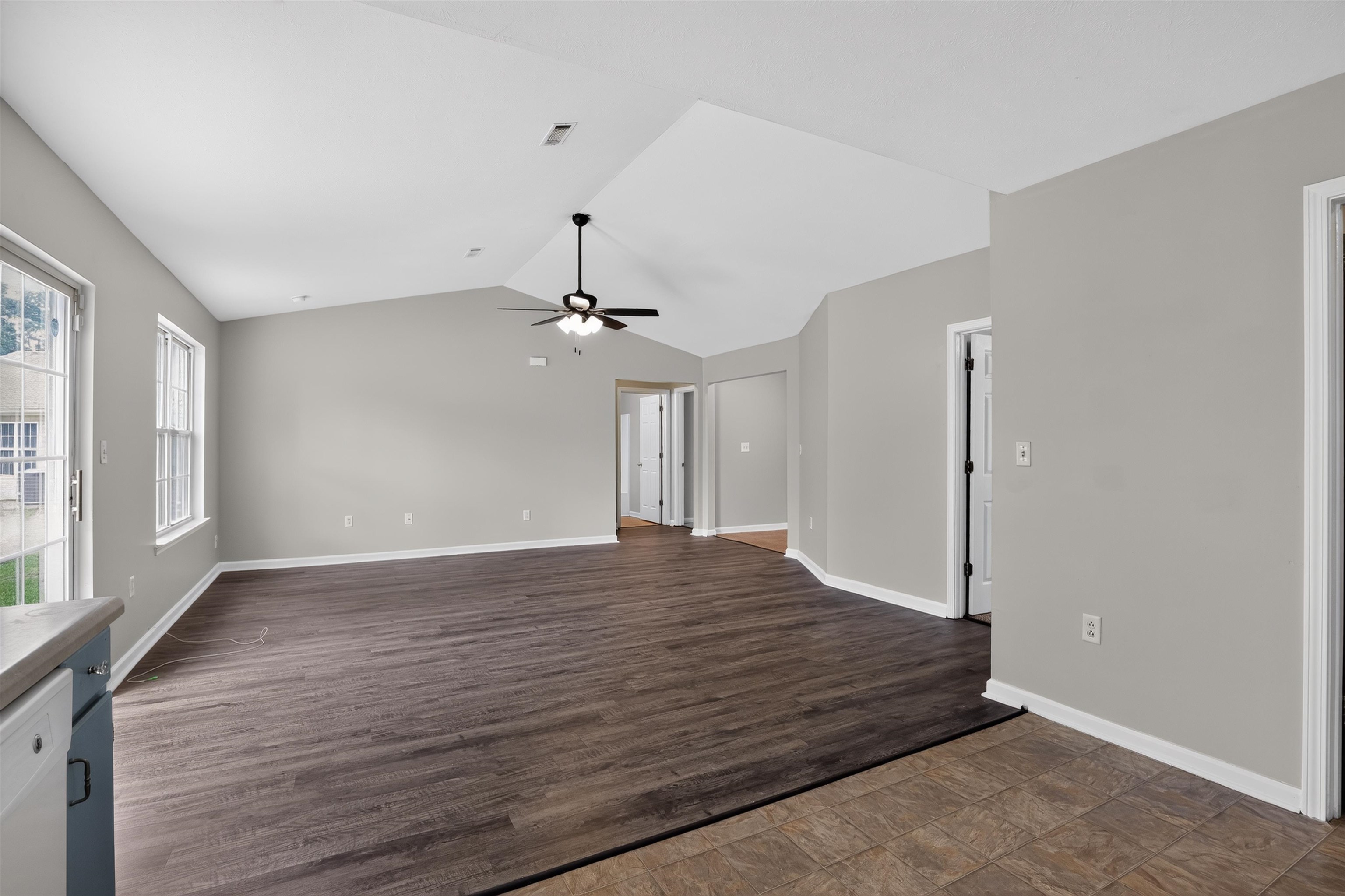 1841 Tamara Way Property Photo 7
