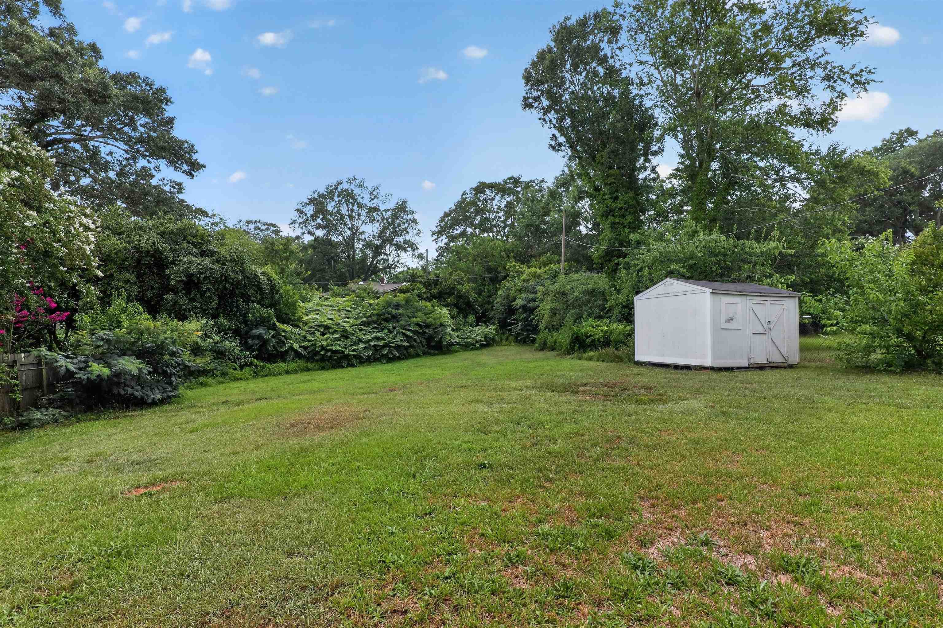 417 Crestview Drive Property Photo 6