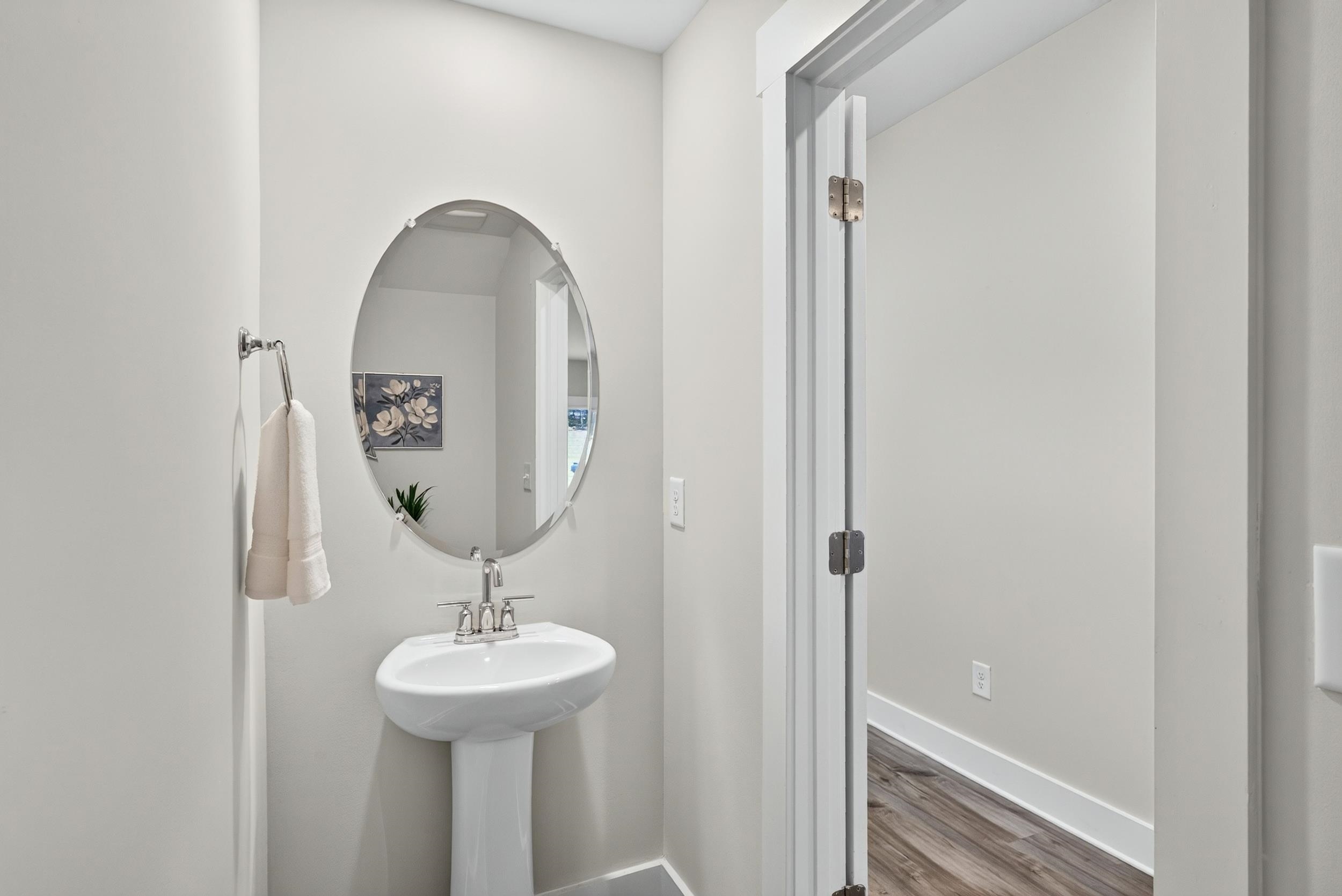 919 Yarn Way Property Photo 6