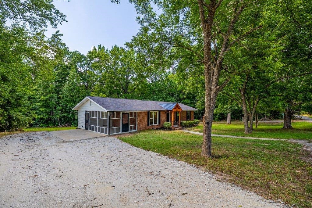 139 E Forest Drive Property Photo 3