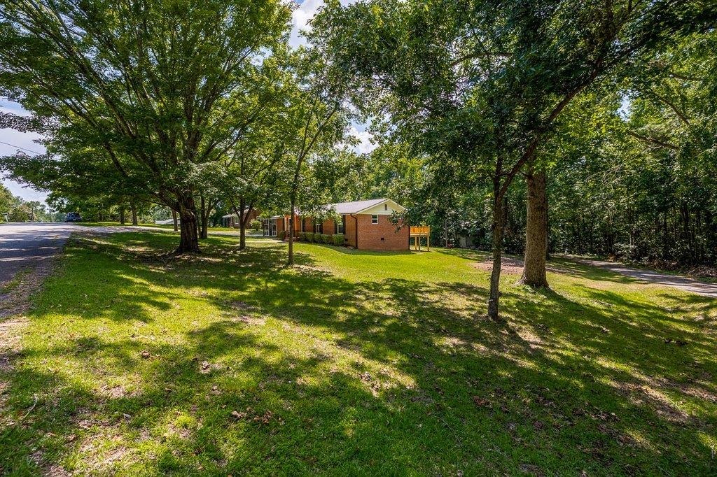 139 E Forest Drive Property Photo 6