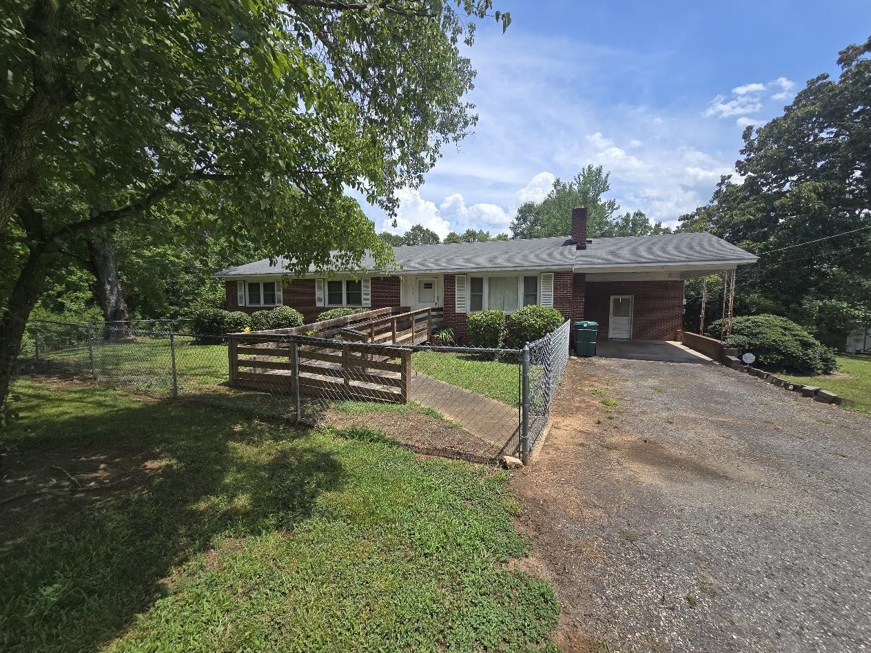 147 Batchelor Dr Property Photo 1
