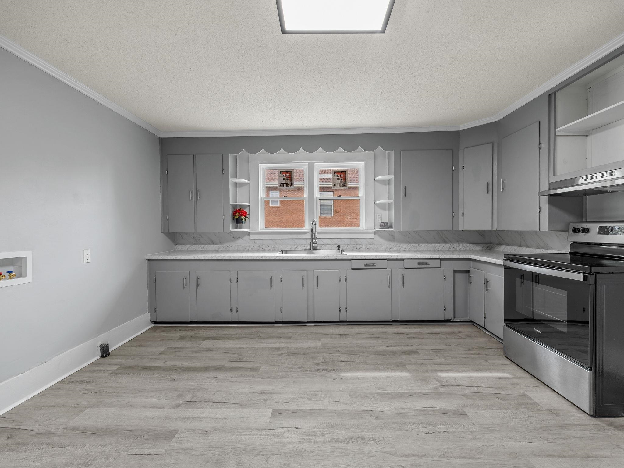 1210 West Street Property Photo 7