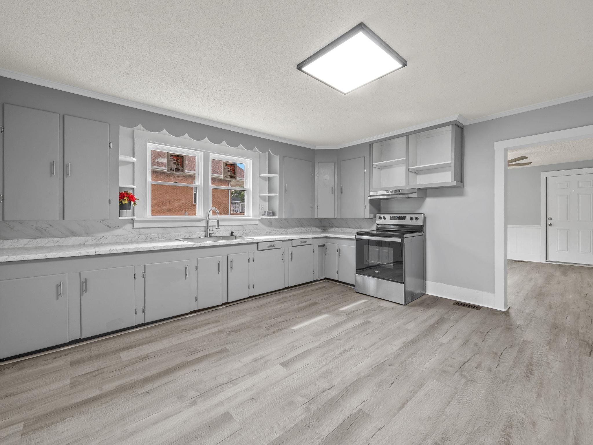 1210 West Street Property Photo 12