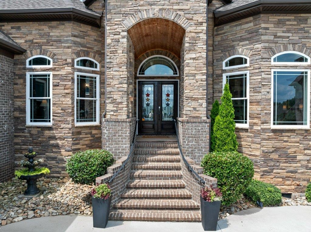 504 World Tour Drive Property Photo 4