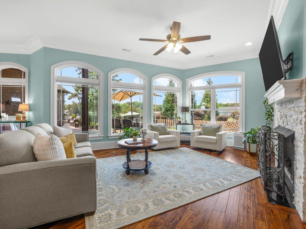 504 World Tour Drive Property Photo 14