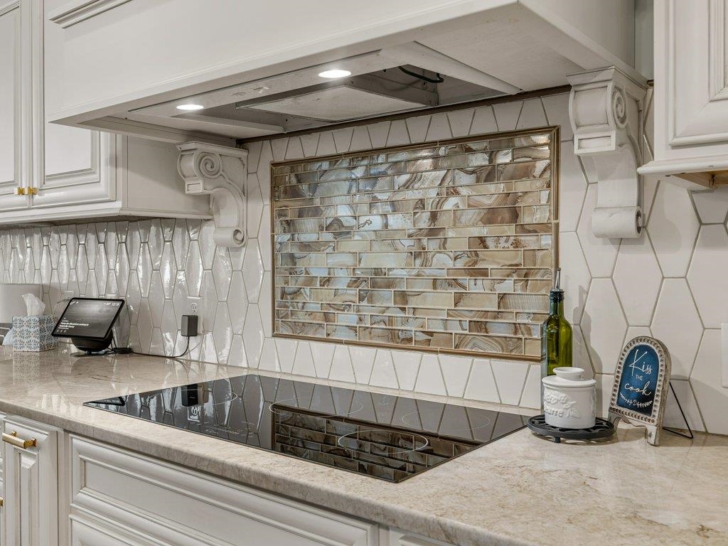 504 World Tour Drive Property Photo 17