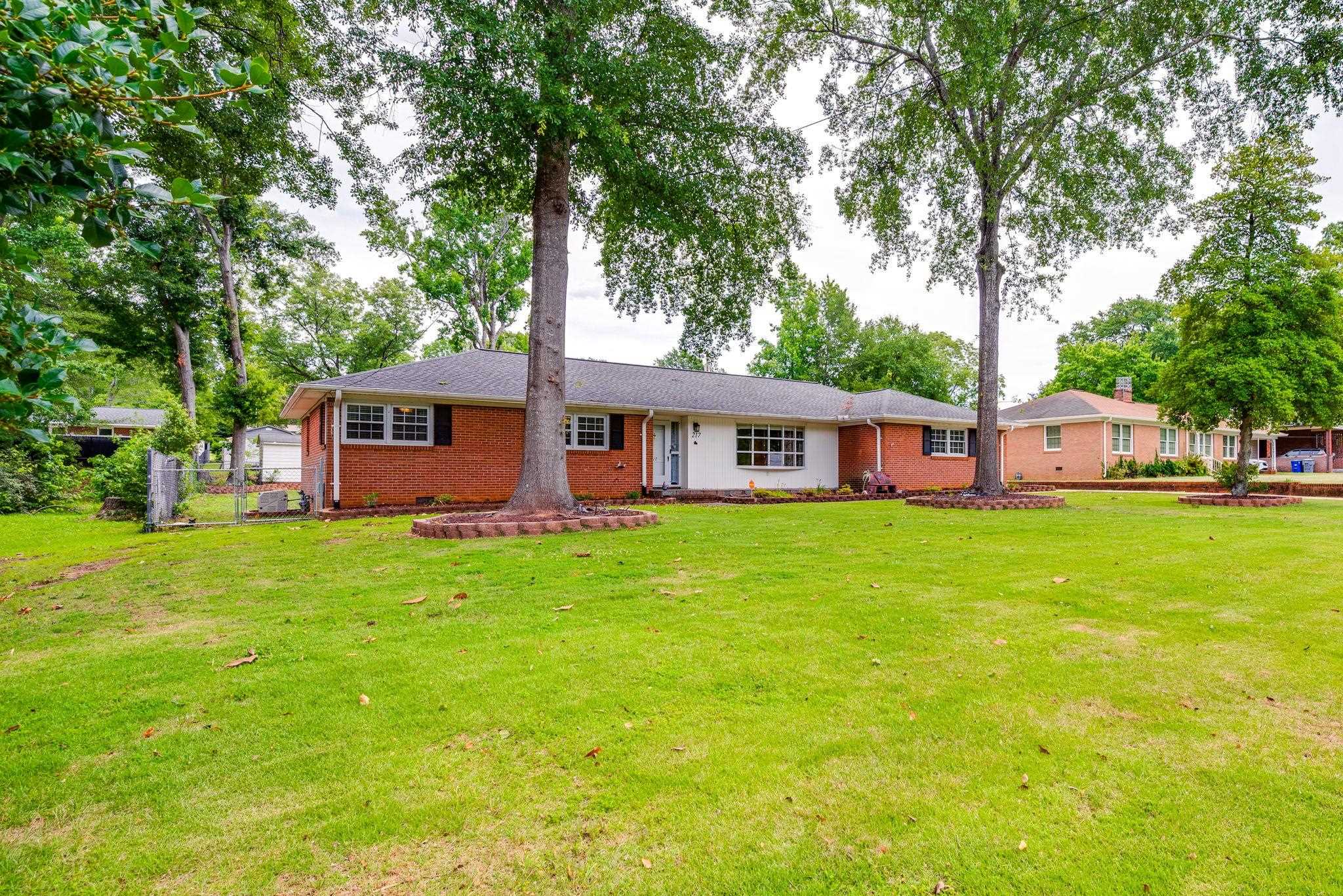 217 Navaho Drive Property Photo 4