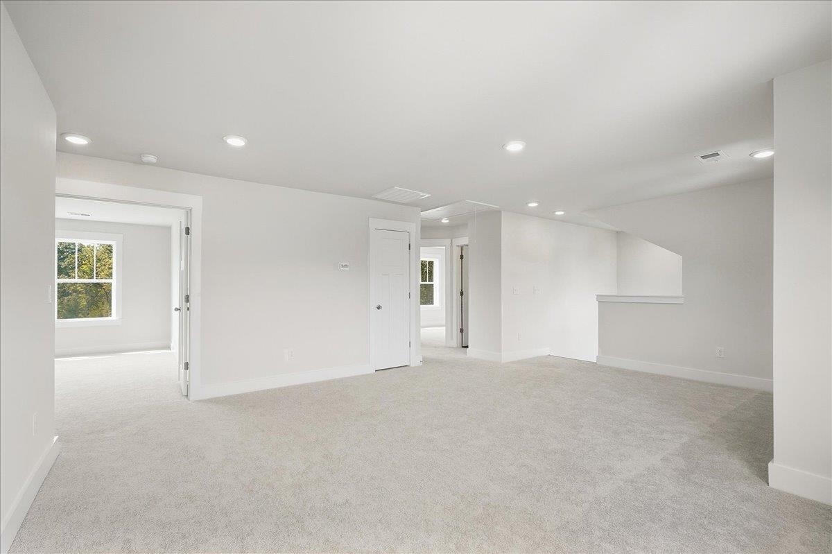 809 Lonsdale Court Property Photo 18