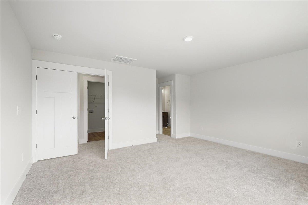 809 Lonsdale Court Property Photo 19