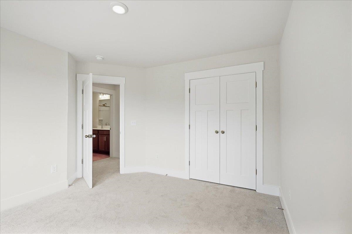 809 Lonsdale Court Property Photo 24